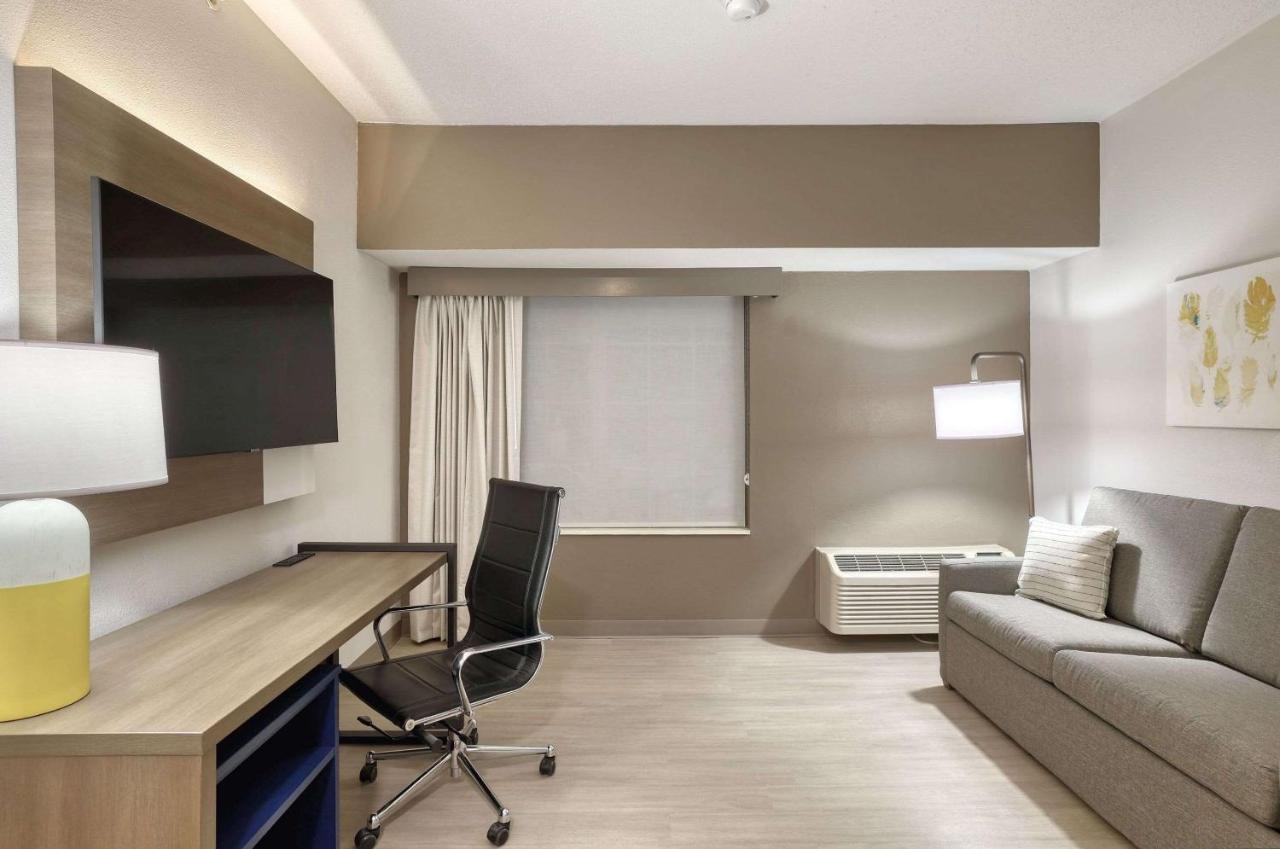 Comfort Suites Milwaukee Airport Oak Creek Buitenkant foto