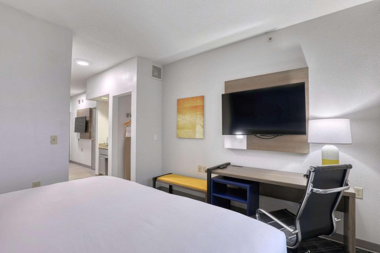 Comfort Suites Milwaukee Airport Oak Creek Buitenkant foto