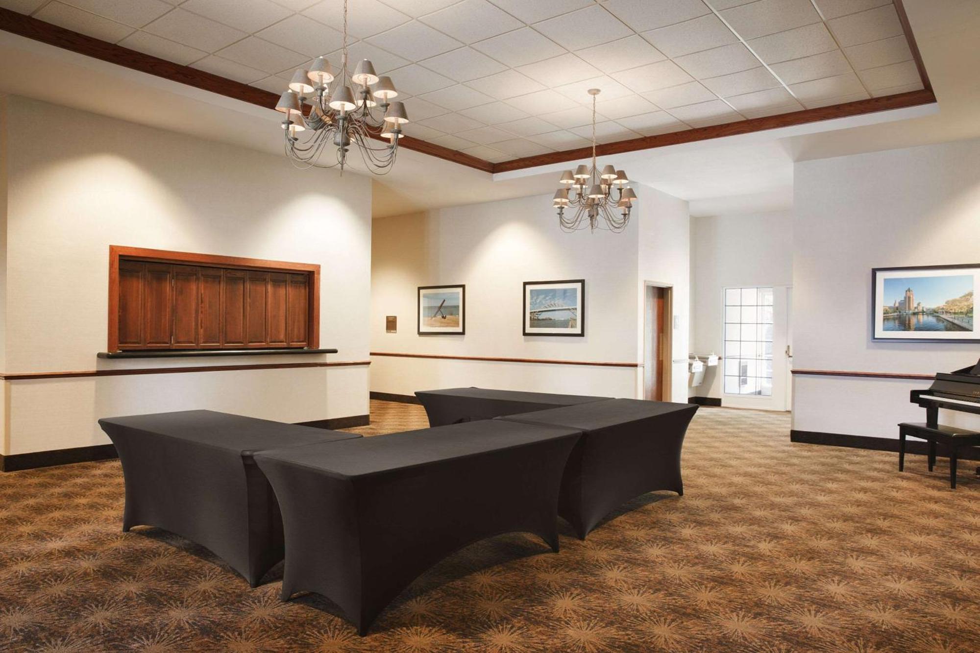 Comfort Suites Milwaukee Airport Oak Creek Buitenkant foto